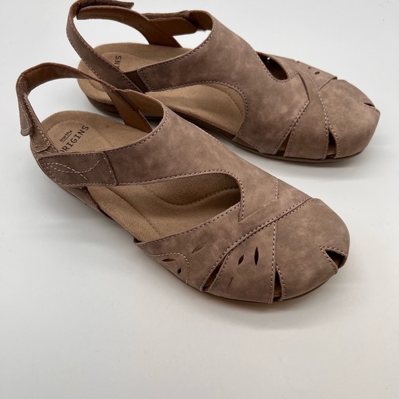 Earth Origins Women's Tan Peep-Toe Sandals - Picture 1 of 7